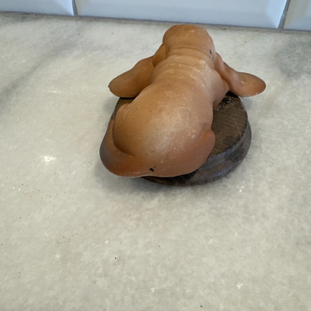 N. TICHE‎ PORCELAIN BASSETT HOUND FIGURINE - Italy